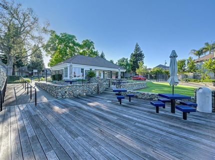 819 Lake Front Dr, Sacramento, CA 95831 Photo