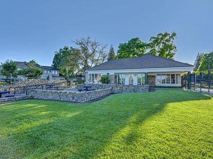 819 Lake Front Dr, Sacramento, CA 95831 Photo