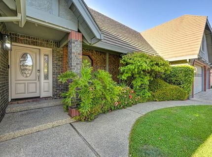 819 Lake Front Dr, Sacramento, CA 95831 Photo