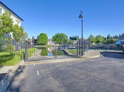 819 Lake Front Dr, Sacramento, CA 95831 Photo