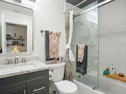 202 Dunbarton Cir, Sacramento, CA 95825 Photo