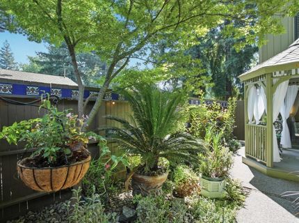 202 Dunbarton Cir, Sacramento, CA 95825 Photo