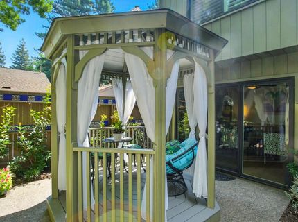 202 Dunbarton Cir, Sacramento, CA 95825 Photo