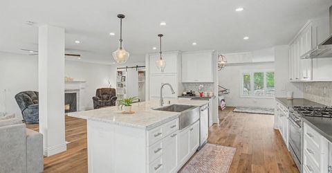 2707 Latham Dr, Sacramento, CA 95864 Photo
