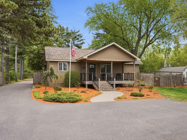 1773 Geneva Avenue N, Oakdale, MN 55128