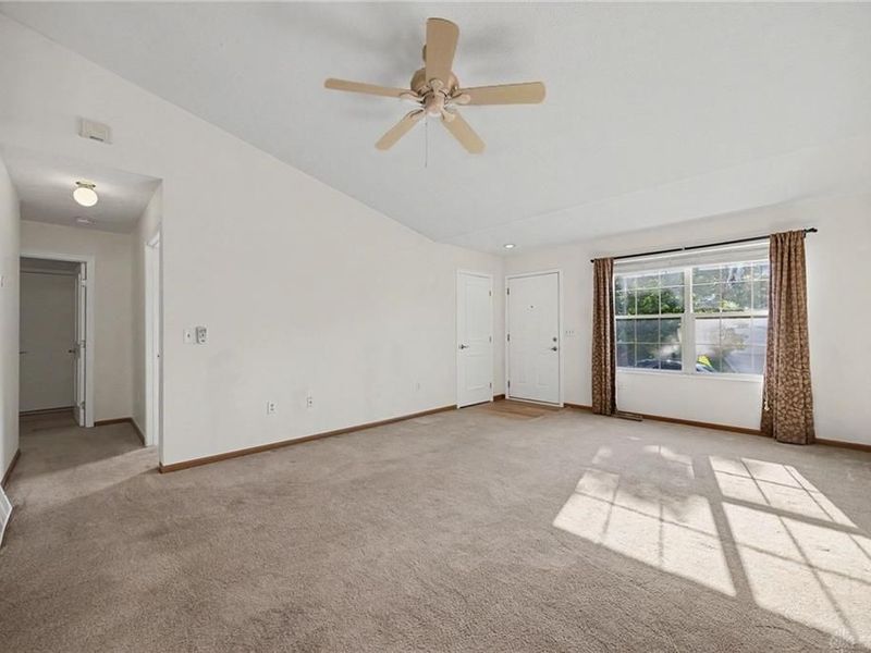529 Weeping Willow Lane, Maineville, OH 45039 Photo 2