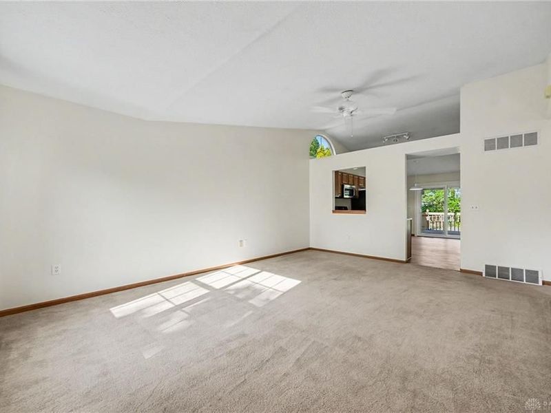 529 Weeping Willow Lane, Maineville, OH 45039 Photo 3
