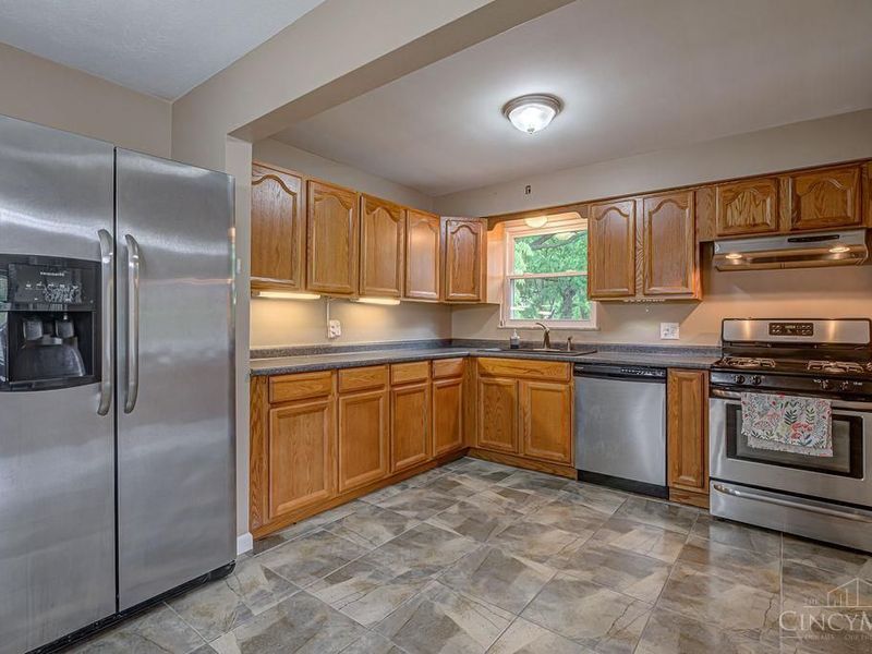 5714 Juliemarie Court, Green Township, OH 45239 Photo 10