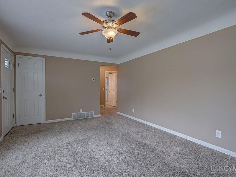 5714 Juliemarie Court, Green Township, OH 45239 Photo 6
