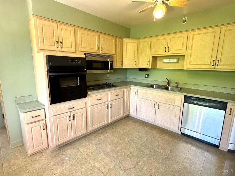 4163 Timberpoint Drive, Green Township, OH 45247 Photo 15