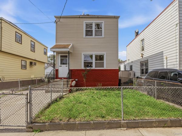 15073 Foch Boulevard , Jamaica, NY 11434