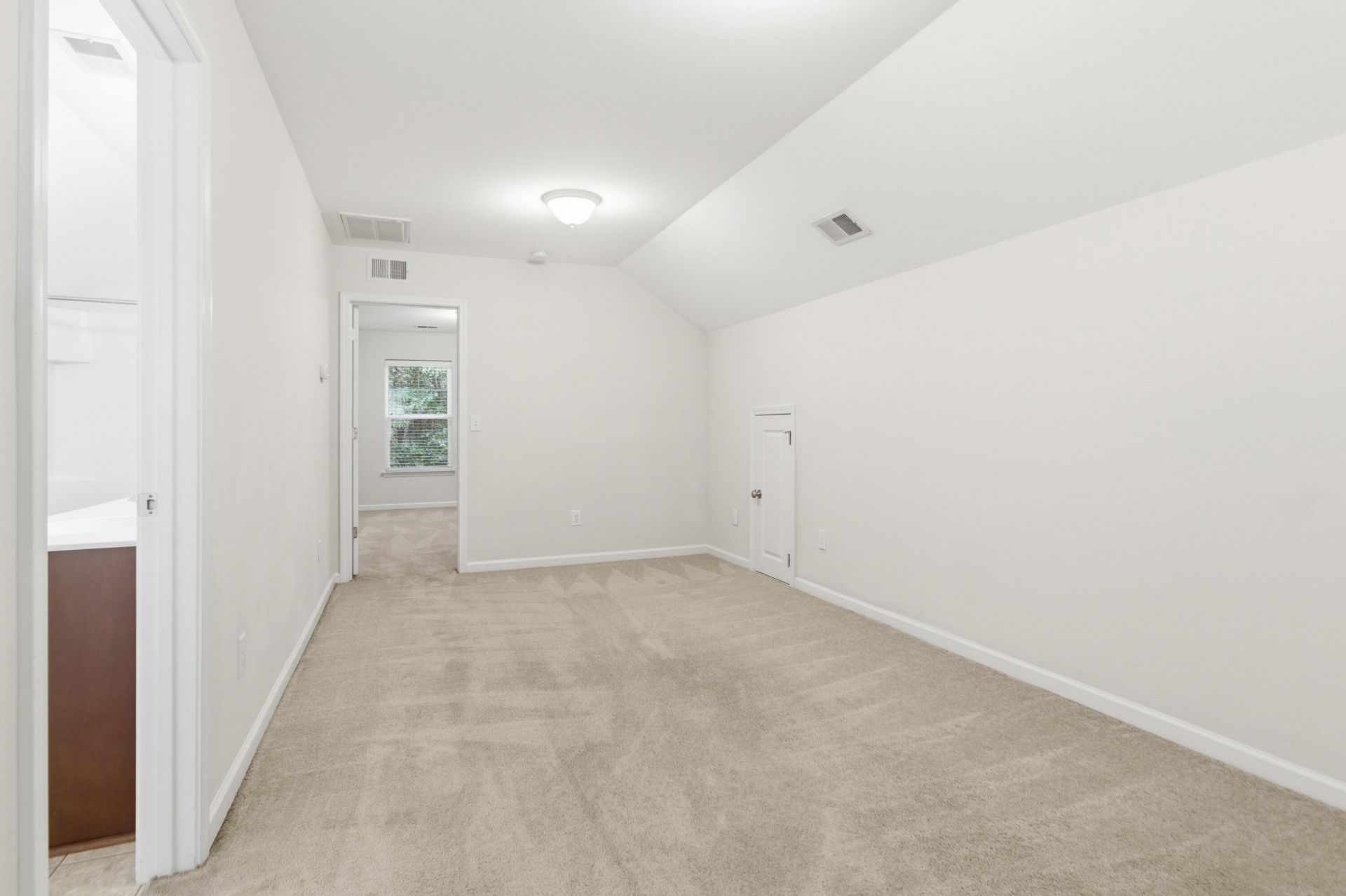 1754 Towne Street Photo 28