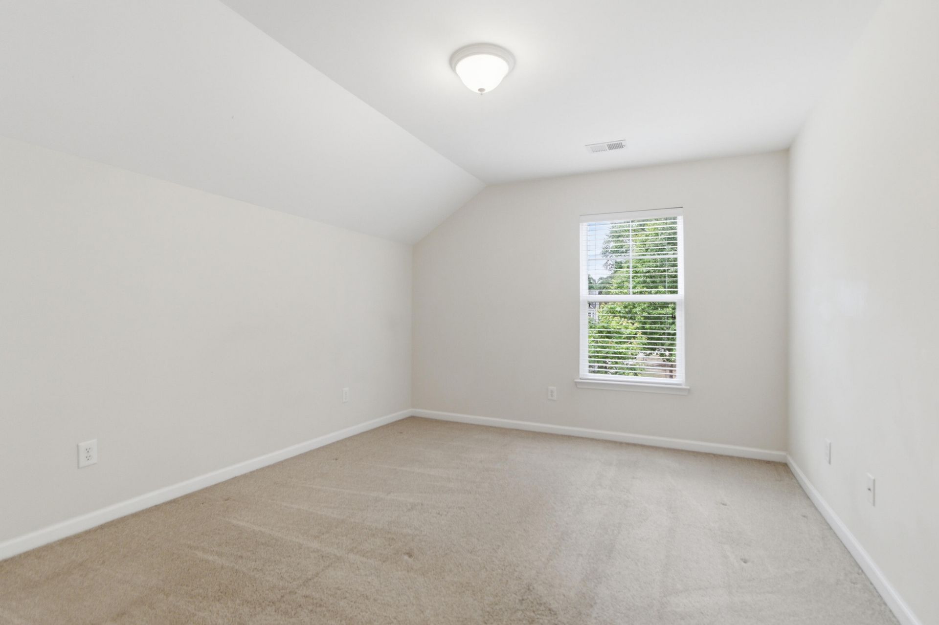 1754 Towne Street Photo 30
