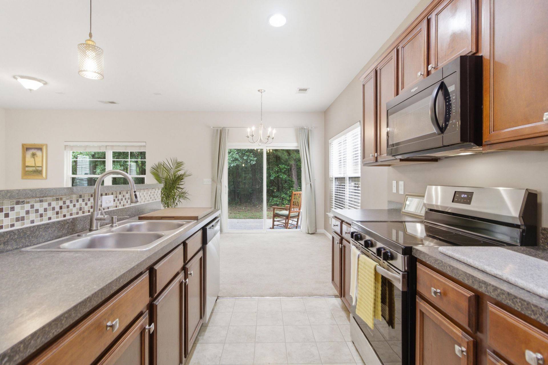 1754 Towne Street Photo 4