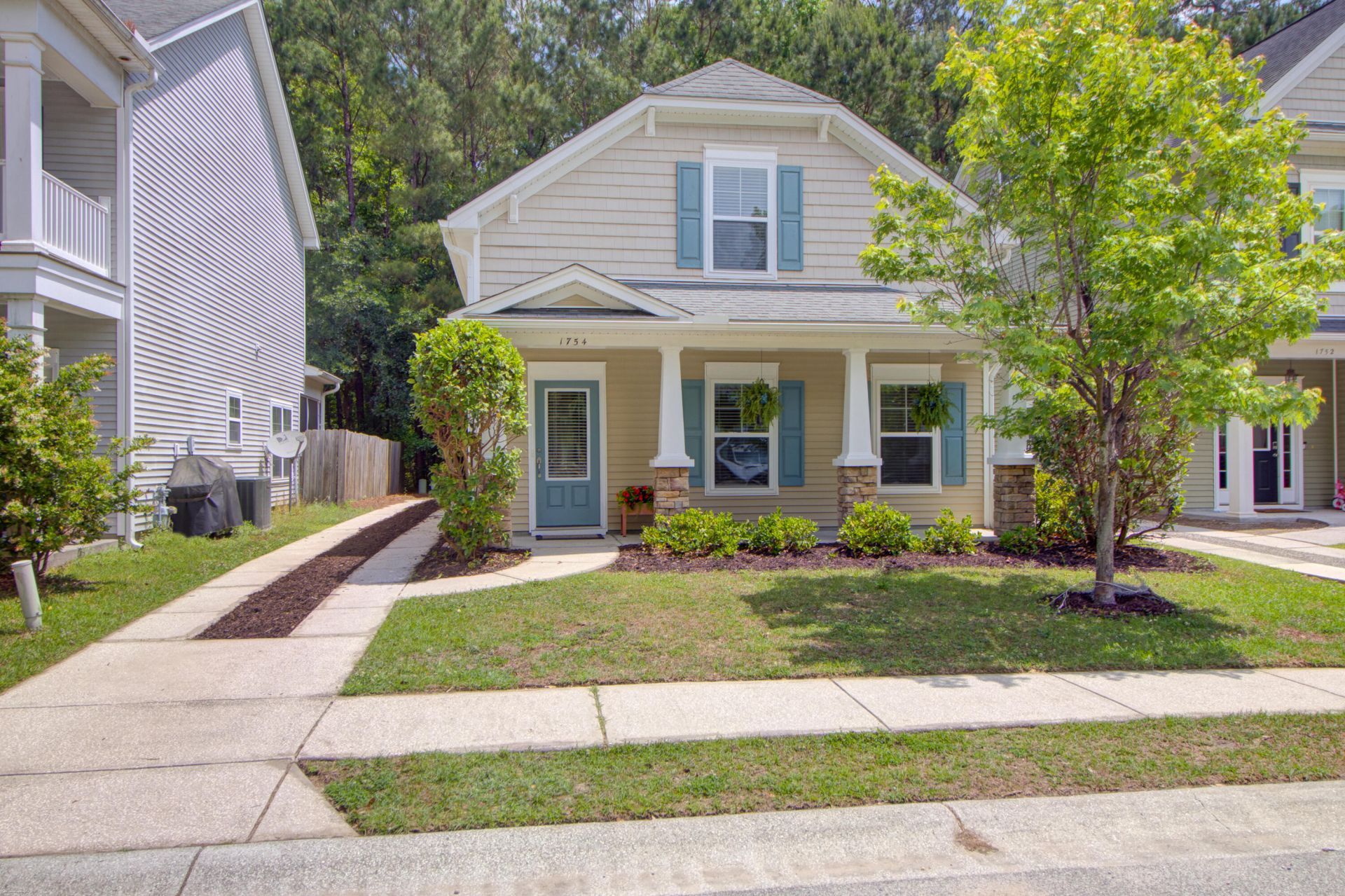 1754 Towne Street Photo 6