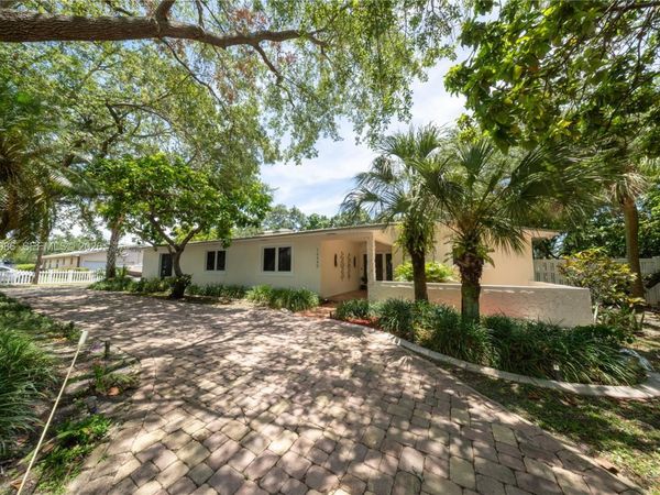 16445 SW 80th Ave, Palmetto Bay, FL 33157