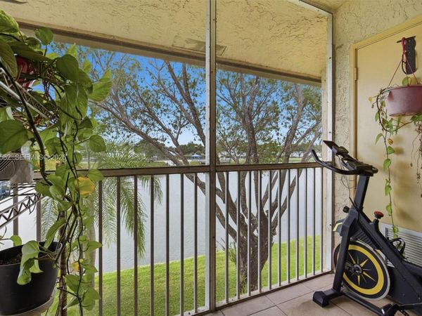 5501 Lakeside Dr, Unit 204, Margate, FL 33063