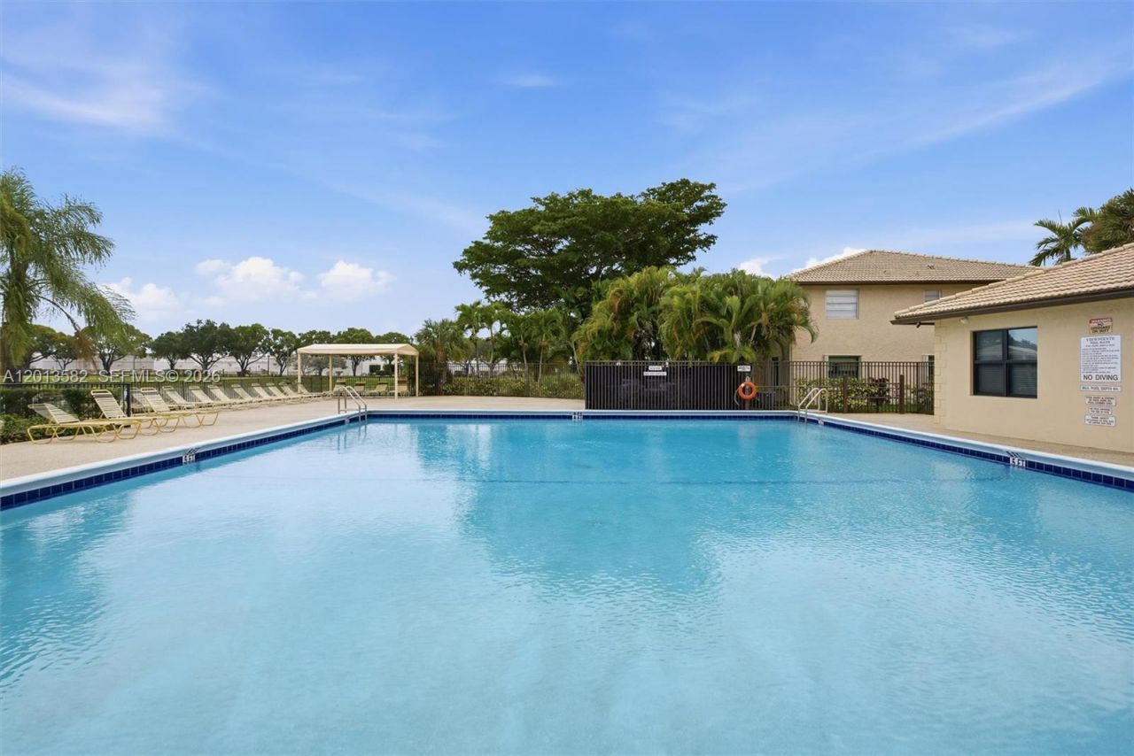 5501 Lakeside Dr , Unit 204, Margate, FL 33063 Photo