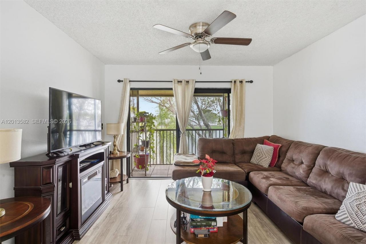 5501 Lakeside Dr , Unit 204, Margate, FL 33063 Photo