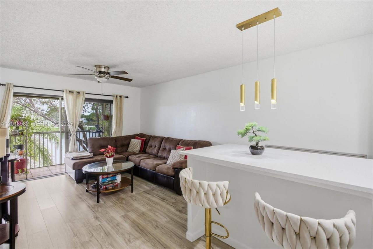 5501 Lakeside Dr , Unit 204, Margate, FL 33063 Photo