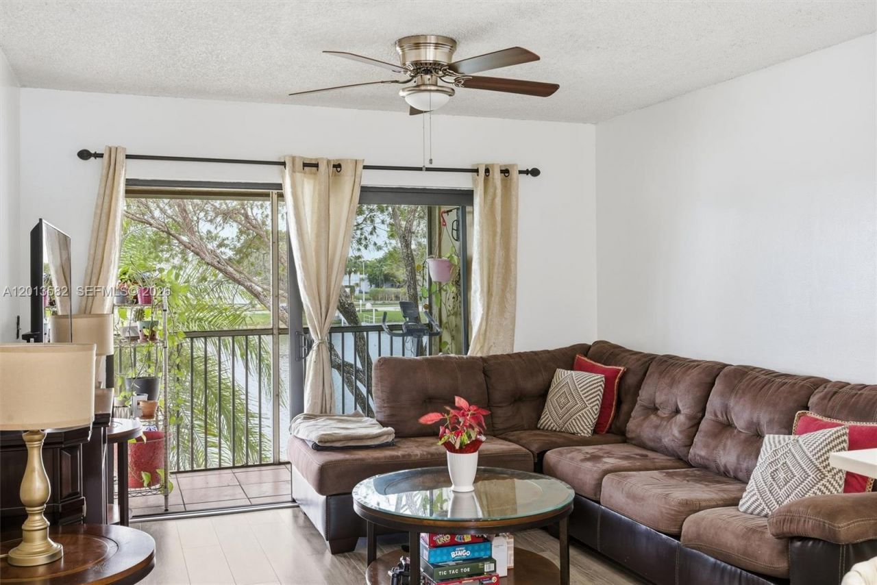 5501 Lakeside Dr , Unit 204, Margate, FL 33063 Photo