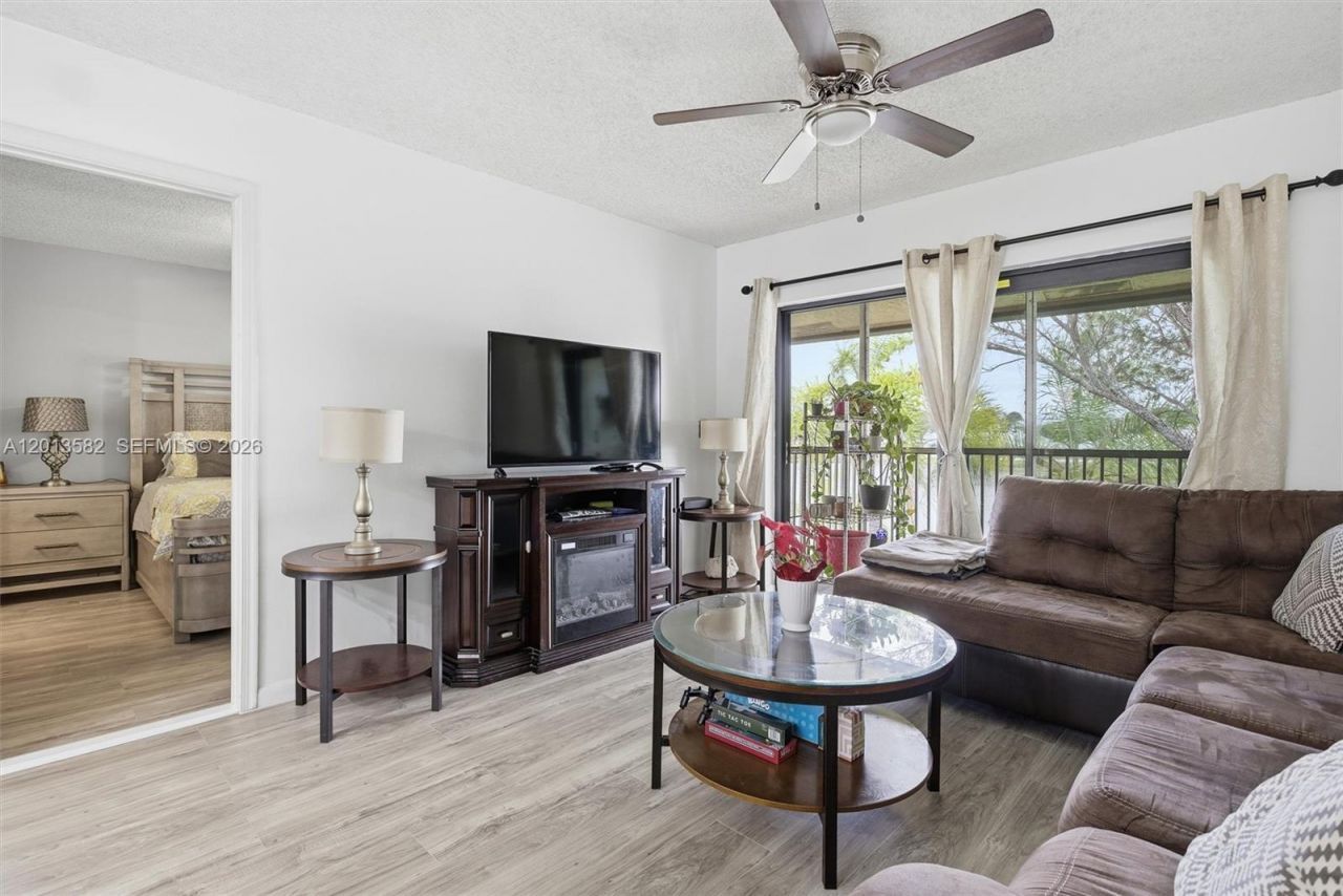 5501 Lakeside Dr , Unit 204, Margate, FL 33063 Photo