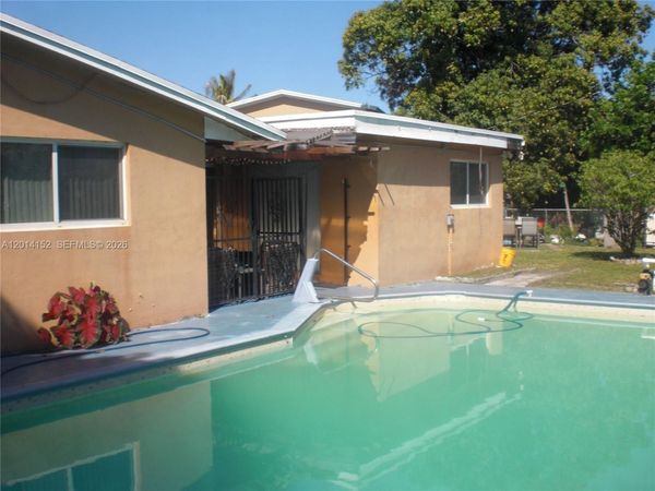 6270 NW 18th St , Sunrise, FL 33313