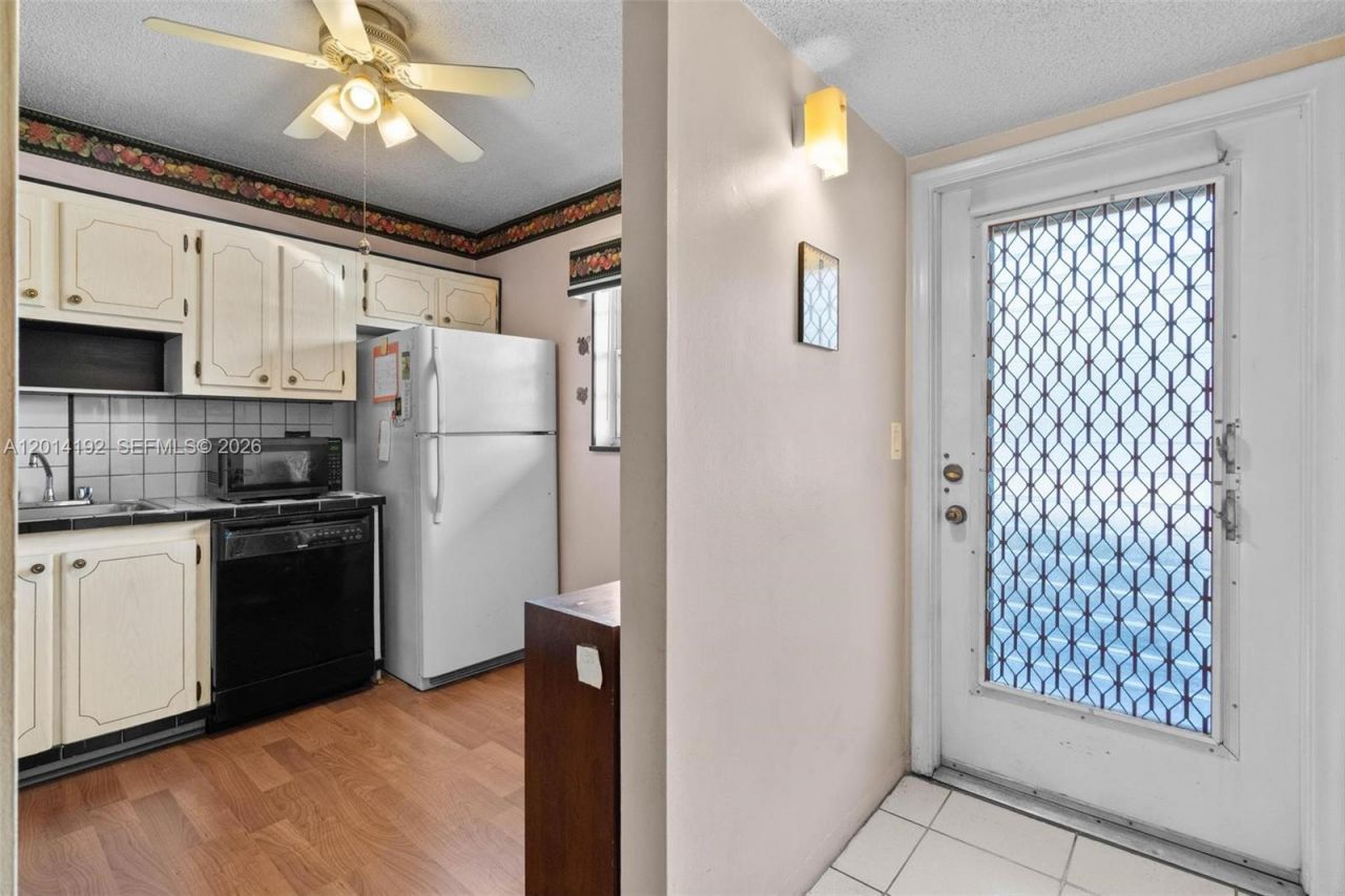 100 Berkley Rd , Unit 106, Hollywood, FL 33024 Photo