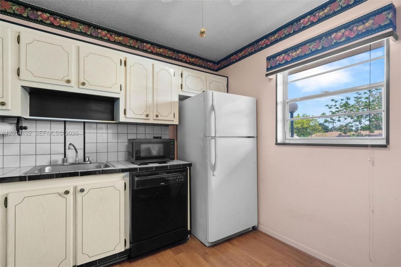 100 Berkley Rd , Unit 106, Hollywood, FL 33024 Photo