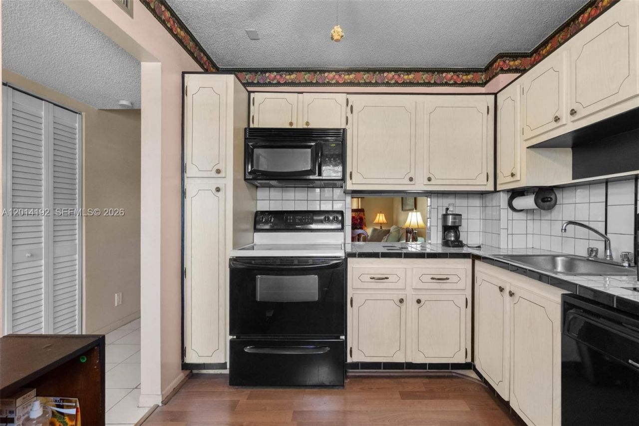 100 Berkley Rd , Unit 106, Hollywood, FL 33024 Photo