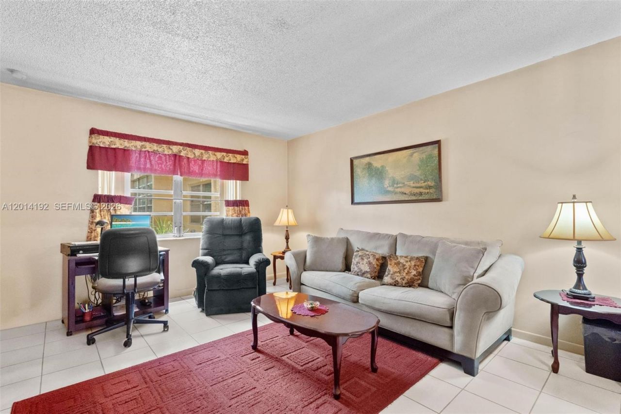 100 Berkley Rd , Unit 106, Hollywood, FL 33024 Photo