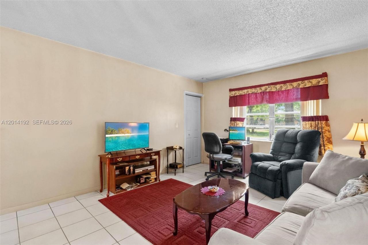 100 Berkley Rd , Unit 106, Hollywood, FL 33024 Photo