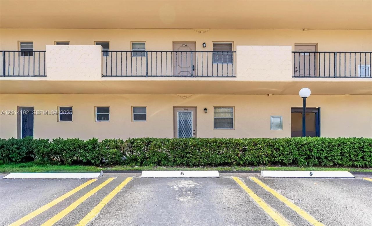 100 Berkley Rd , Unit 106, Hollywood, FL 33024 Photo