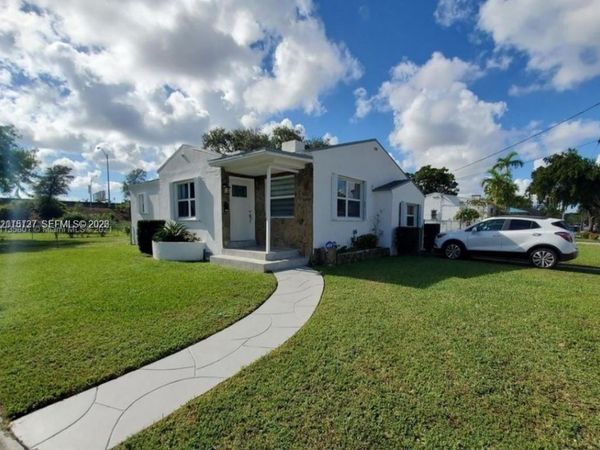 4020 NW 8th Ave , Miami, FL 33127