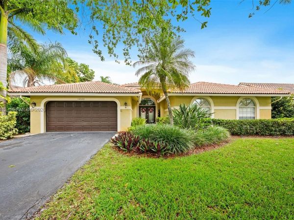 10420 NW 49th Pl , Coral Springs, FL 33076