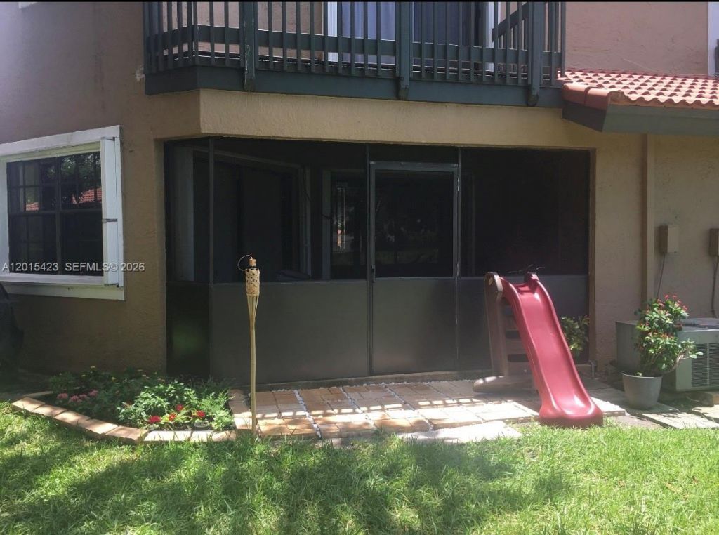 9049 W Sunrise Blvd, Plantation, FL 33322 Photo