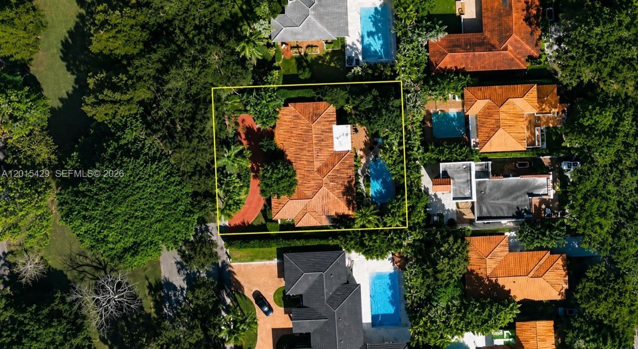 1915 Country Club Prado, Coral Gables, FL 33134 Photo