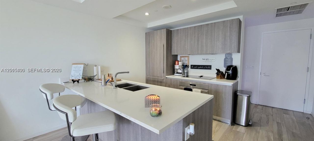 801 S Miami Ave, Unit 3402, Miami, FL 33130 Photo
