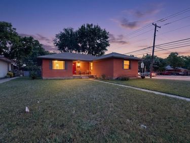 2104 Hillburn Drive, Dallas, TX 75227