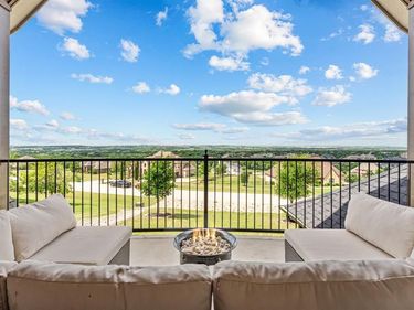 12731 Bella Roma Drive, Fort Worth, TX 76126