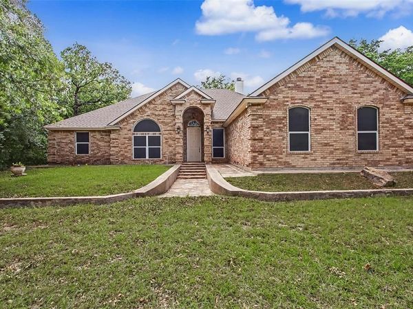 1984 Sunflower Road, Paradise, TX 76073