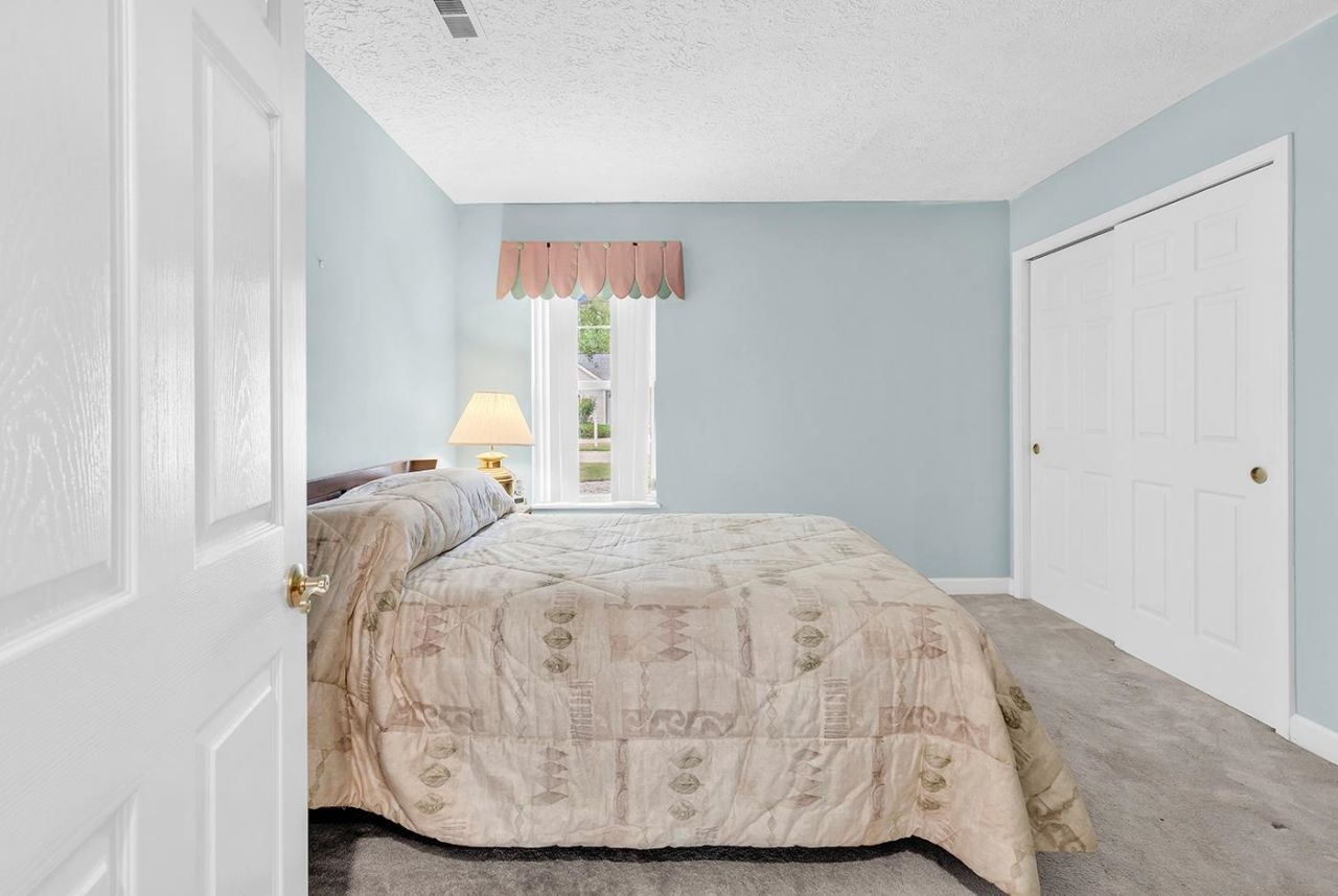 9452 Pinckney Ln. Photo 10