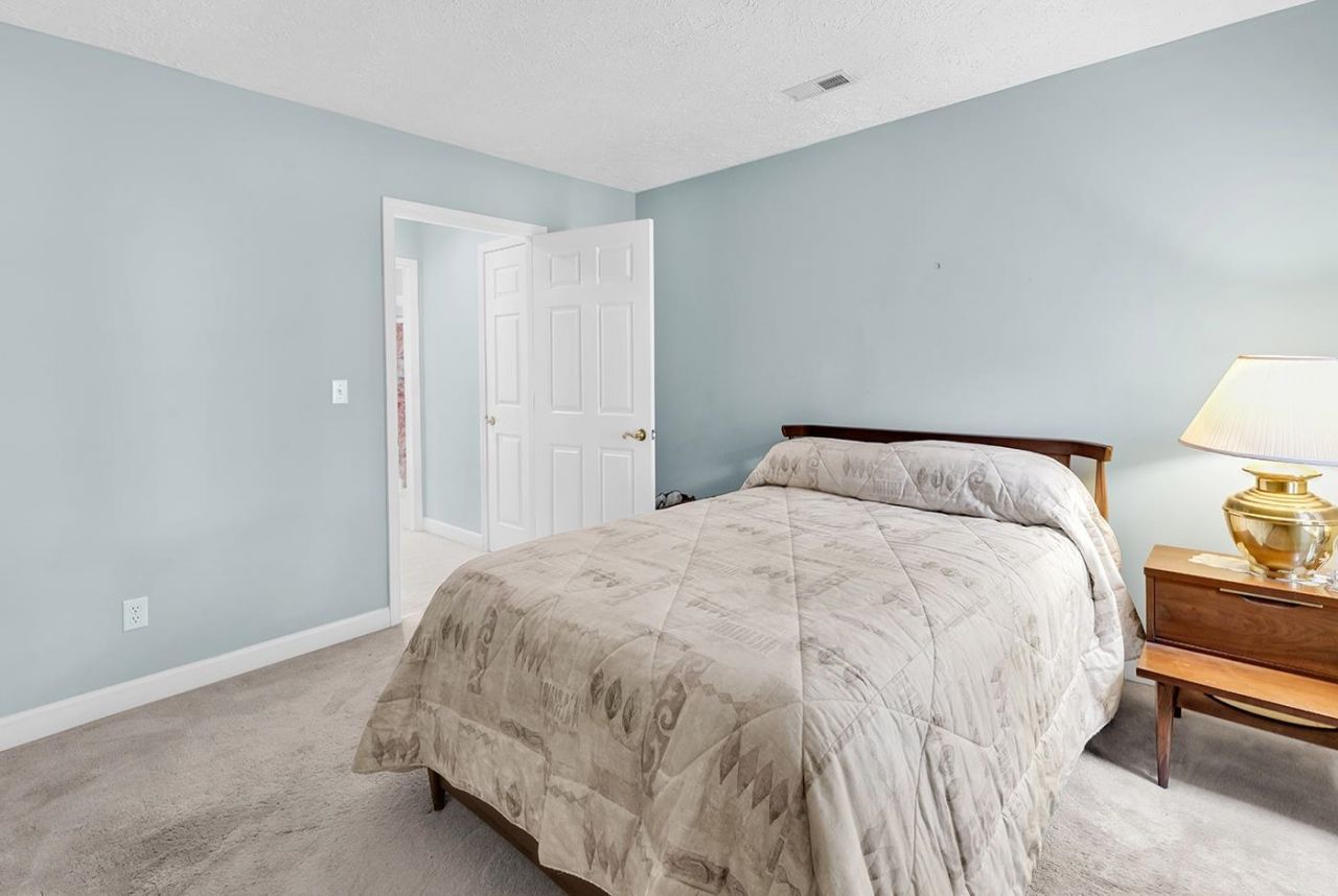 9452 Pinckney Ln. Photo 12