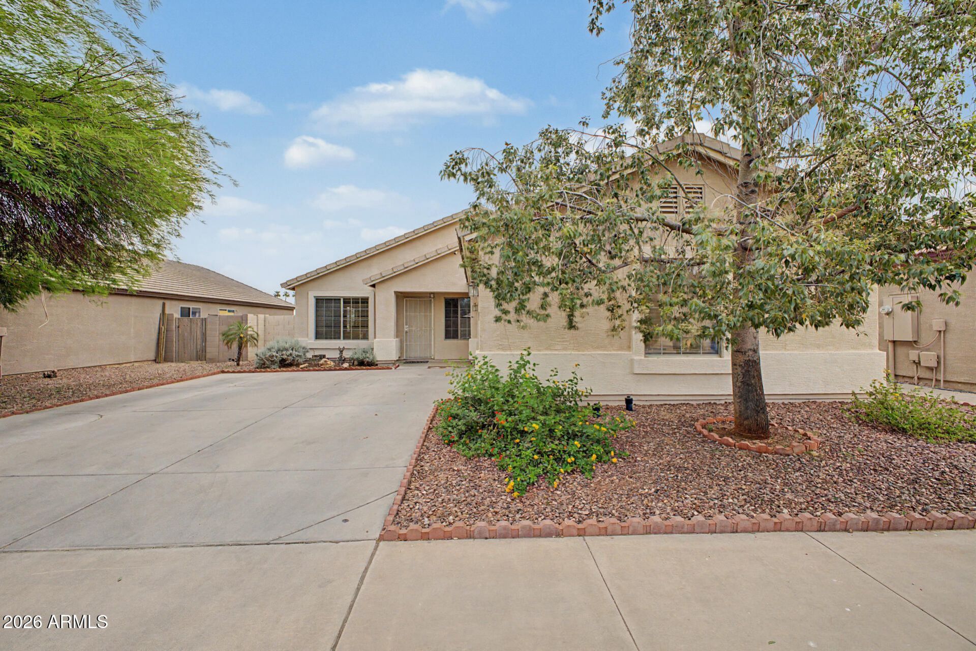 6929 S 11th Drive, Phoenix, AZ 85041 Main Photo