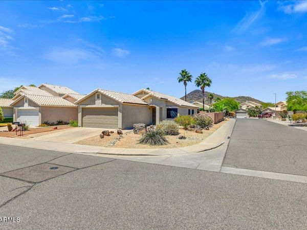 2162 E DONALD Drive, Phoenix, AZ 85024