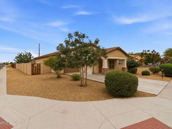 2502 E TAMARISK Avenue, Phoenix, AZ 85040