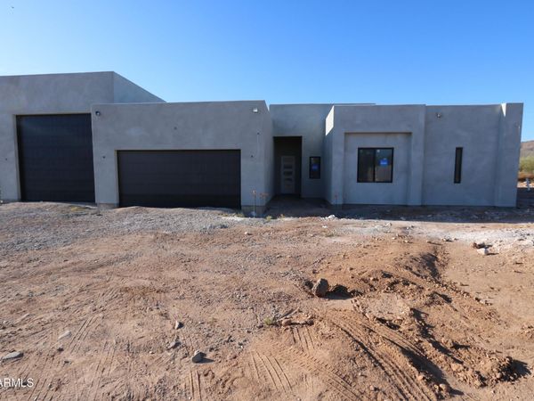 462 W ROUGH RIDER Road, New River, AZ 85087