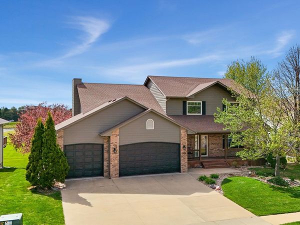 3259 S Grace Ave, Sioux Falls, SD 57103
