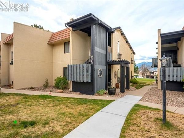 1098 Fontmore Road, Unit B, Colorado Springs, CO 80904