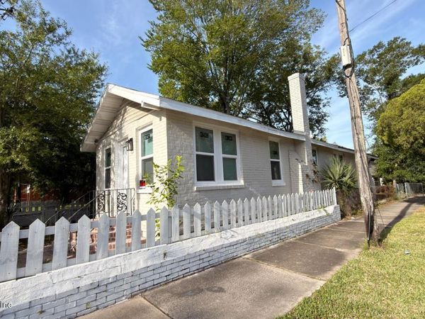 1728 MYRTLE Avenue N, Jacksonville, FL 32209